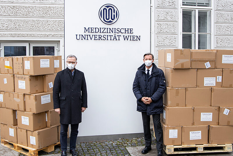 C-QUADRAT spendet Med-Uni Wien Gesichtsmasken